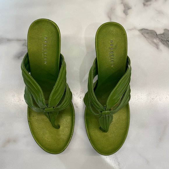 Kenneth Cole Reaction green wedge sandals - Picture 4 of 13